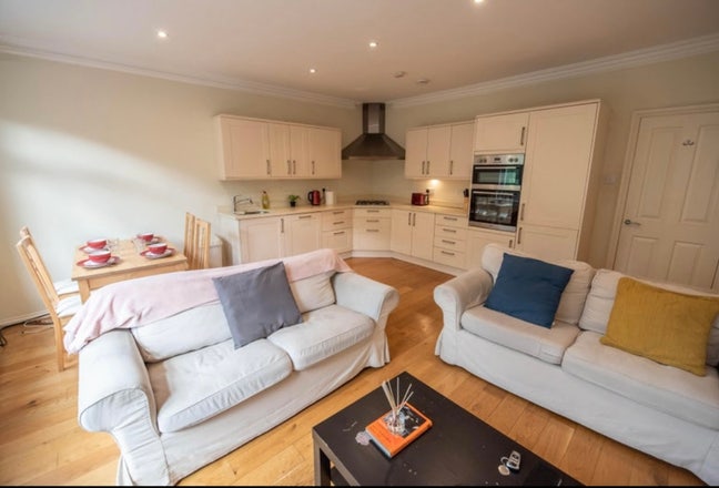 Beautiful Double Room in 4 bed Fulham Flat (SW6)  Main Photo