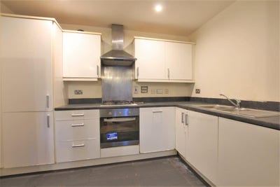 2 Bed Flat, Smoothfield Court, TW3 3RJ Main Photo