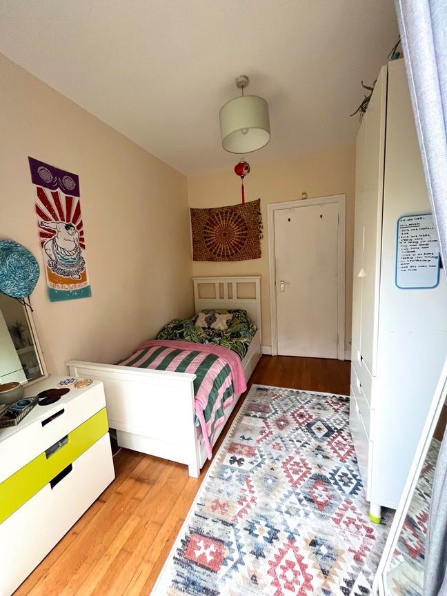 Modern Single Room | Large Living Space + Garden  Main Photo