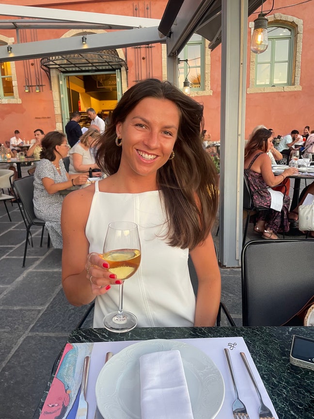 29yo professional seeking double room Main Photo