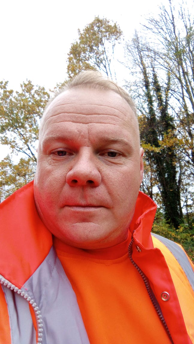 41 year old Male seeks a double room Main Photo