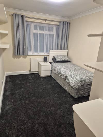 Double Room to rent in Mitcham Main Photo