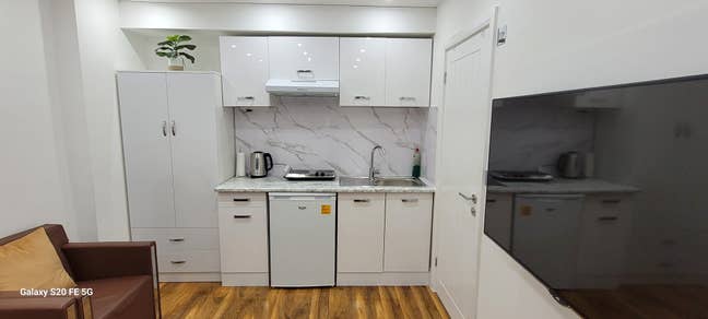 Brand New Luxurious Large bedsit studio room Main Photo