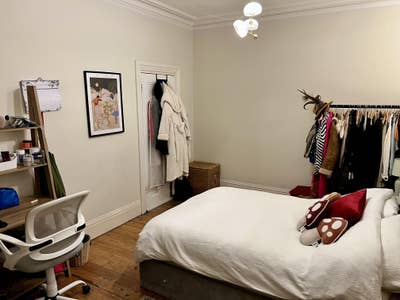 Cosy Double Room in Social House Share Main Photo