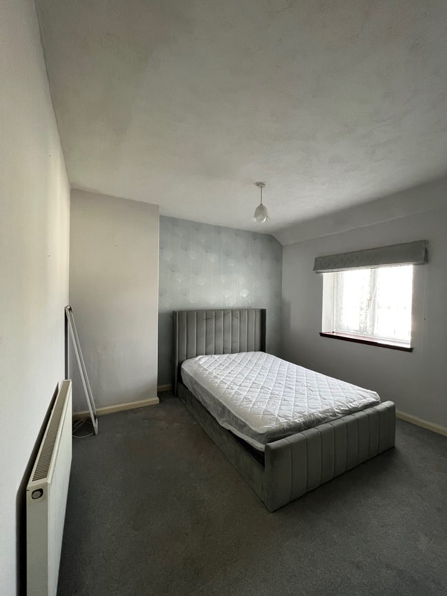2 Furnished Double Rooms in friendly, quiet home Main Photo