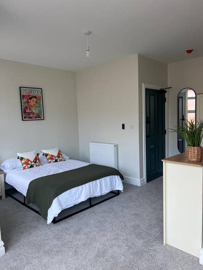 Exceptional 9-Room HMO | Premium Living.  Main Photo