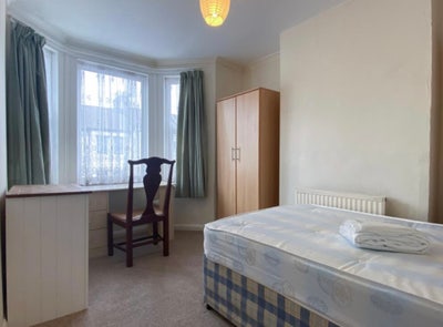 Immediate move in for new tenant Main Photo