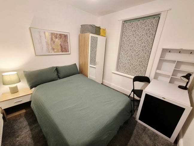 1 Double Room - shared house - NHS Main Photo