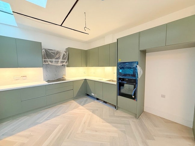 Brand New 4 bedrooms, 4 bathrooms in Hammersmith Main Photo