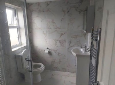 Double Room with Private Bath and Shower – IG1 Main Photo