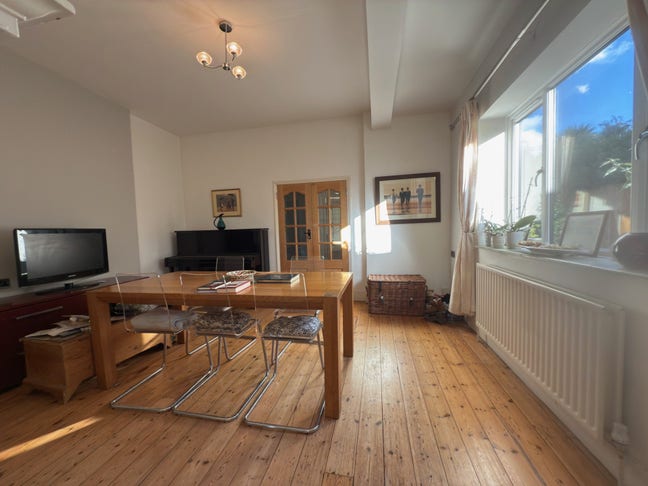 Bright & Very Spacious Flat Share/ Garden BR2 Main Photo
