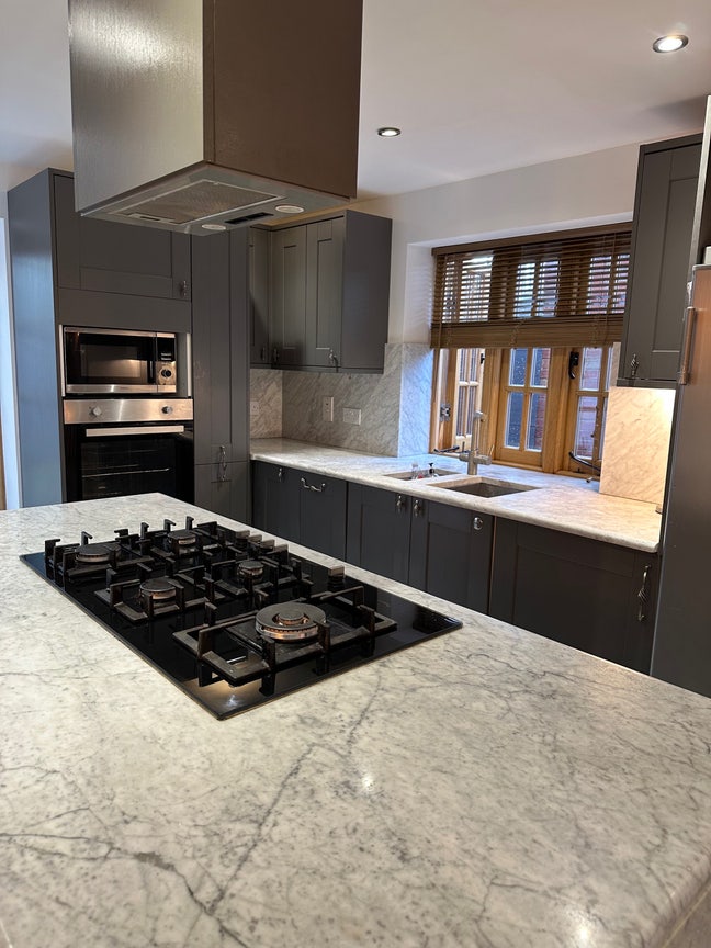 High end 2 bed 2 bathroom property, easy access Main Photo