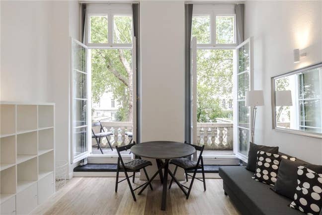 Modern Split Level 1 bedroom Apartment Main Photo