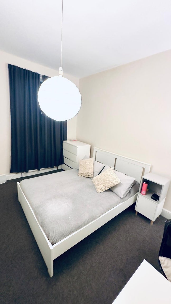 Double Room , 10-15 min walk to Notting Hill Gate Main Photo