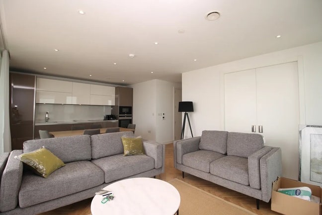 Looking for a flatmate  Main Photo