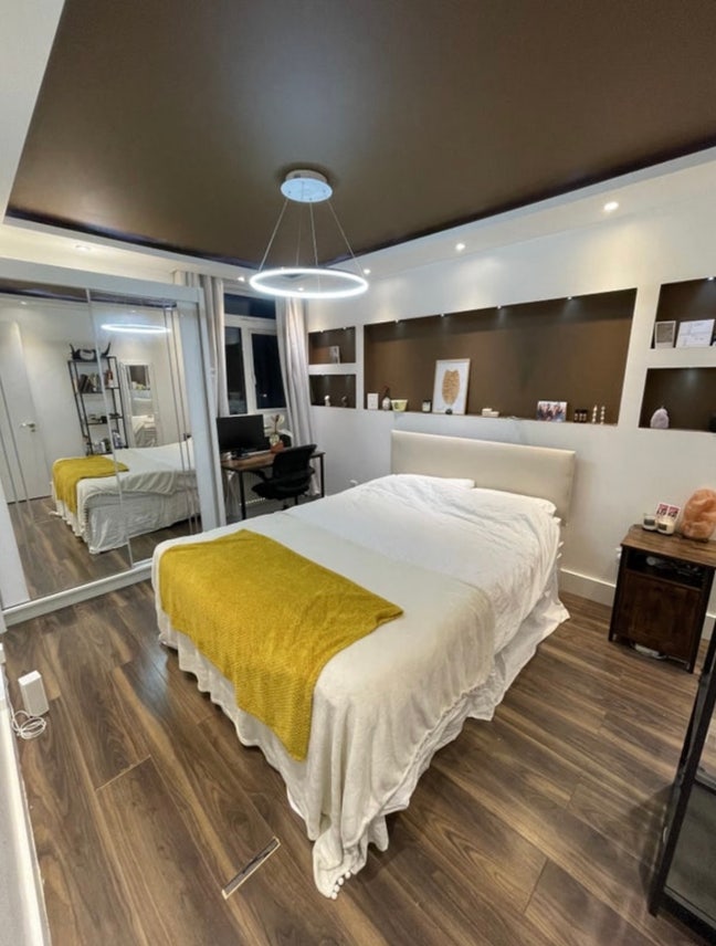 Dec - Jan Sublet: King bed, modern flat, garden Main Photo