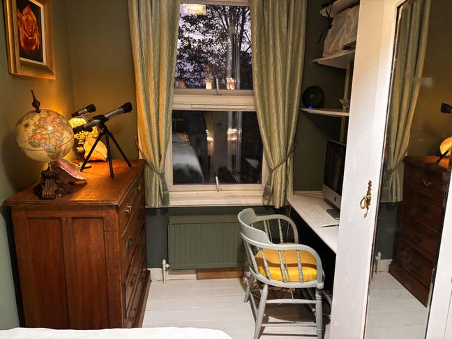 Lovely single room in SE24. Good transport links.  Main Photo