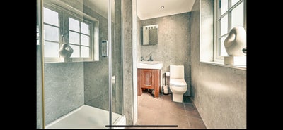 En-suite double room in luxury home  Main Photo