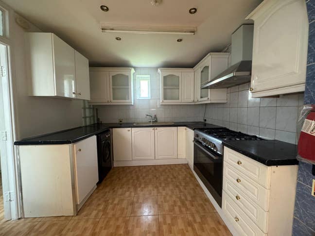 Large Double Room Near Whitechapel  Main Photo