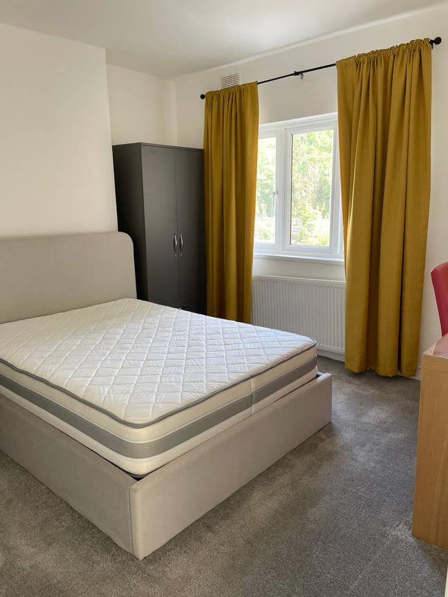 Bright and airy rooms in Hendon  Main Photo