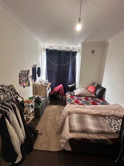 Furnished Double room available- Vegetarian only Main Photo