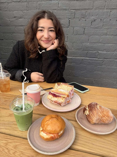 27 year old female Main Photo