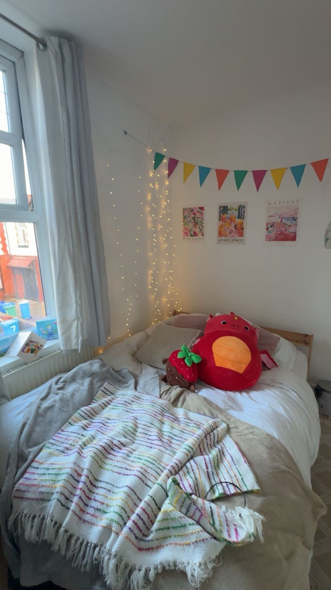 Tenancy takeover required ASAP in Fallowfield Main Photo