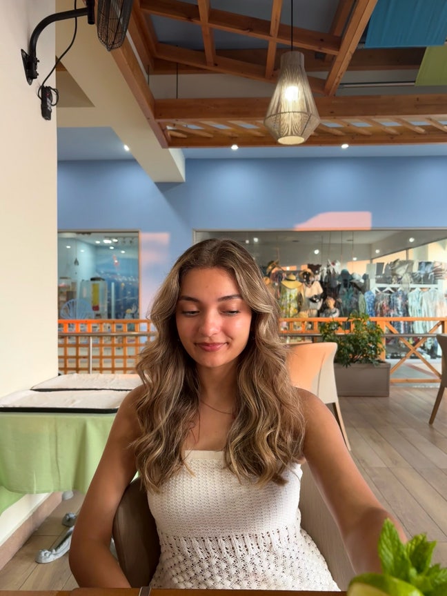 Professional female looking for housemates ! Main Photo