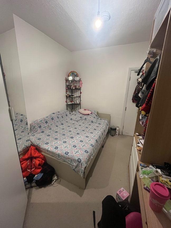 SUBLET in creative household  Main Photo