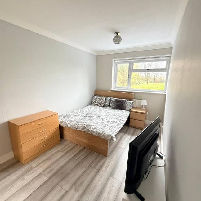 🌟 Spacious Double Room in Newly Renovated Home Main Photo