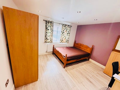 Double furnished room with WC Main Photo