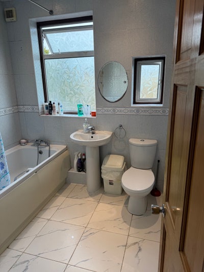 Double room Newbury Park Main Photo