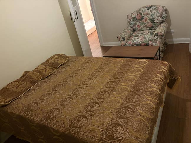 Spacious room available in Shared House in Cheam Main Photo