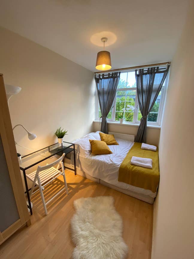 💗Bright Double Room Near Whitechapel💗 Main Photo