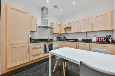 Fabulous 1 bedroom Flat Main Photo