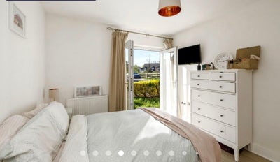 Double room in a modern ground floor flat. Main Photo