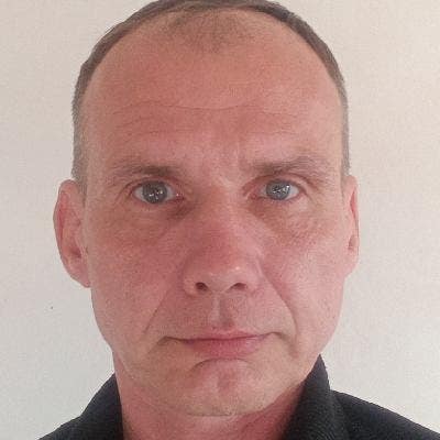 Professional Male seeks a single or double room Main Photo