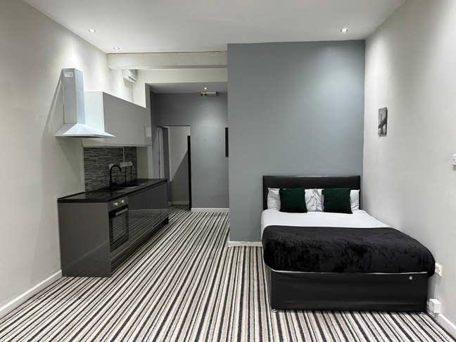 🌟 Ensuite Room in Modern Professional House 🌟 Main Photo