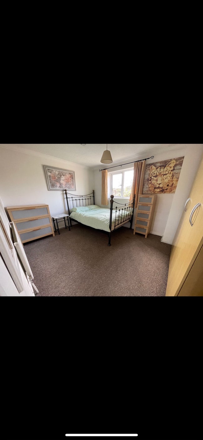 Spacious Double Room all bills incl!!!! RG6 3DG  Main Photo