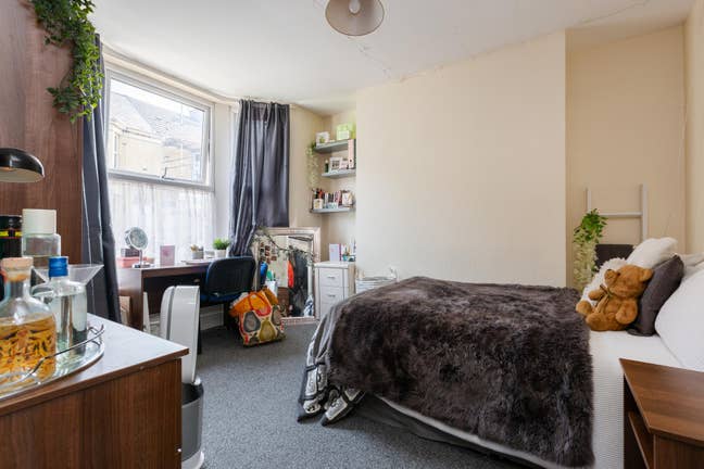 Final Bedroom! House Close to City and Campus! Main Photo