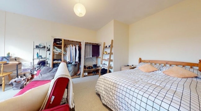 Large Double Room in Clapham North Main Photo