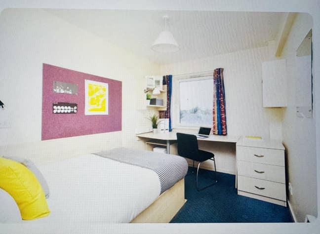 Ensuite – Silver Main Photo