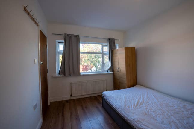 Ensuite room in Morden-Most bills included Main Photo