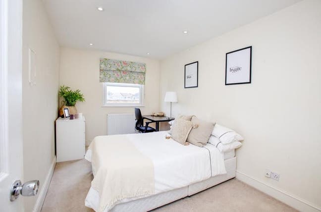 Double room in Ealing for  £950 Main Photo