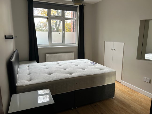 Large double room Withington opposite Moat Park Main Photo