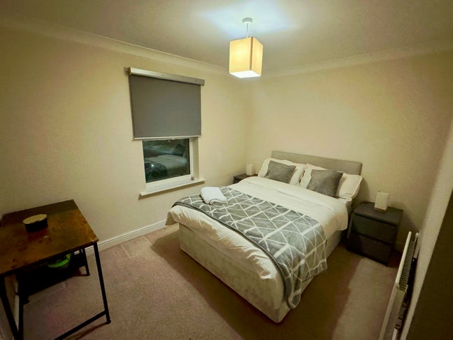 Modern Double Room available in Two bedroom Apar  Main Photo