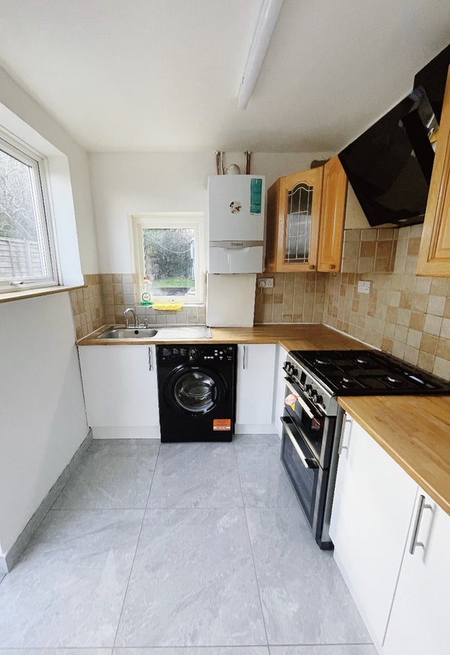 Double room in a friendly 4 bed shared house.  Main Photo