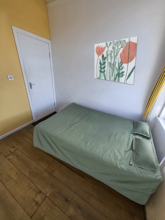 Short Let Allowed🌸Room in Queen's Park - Move Dec Main Photo