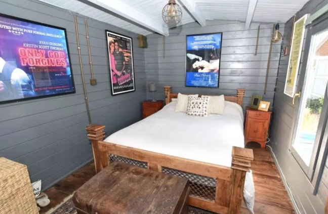 1 - 8 Months / All Bills / Detached Guest Lodge  Main Photo