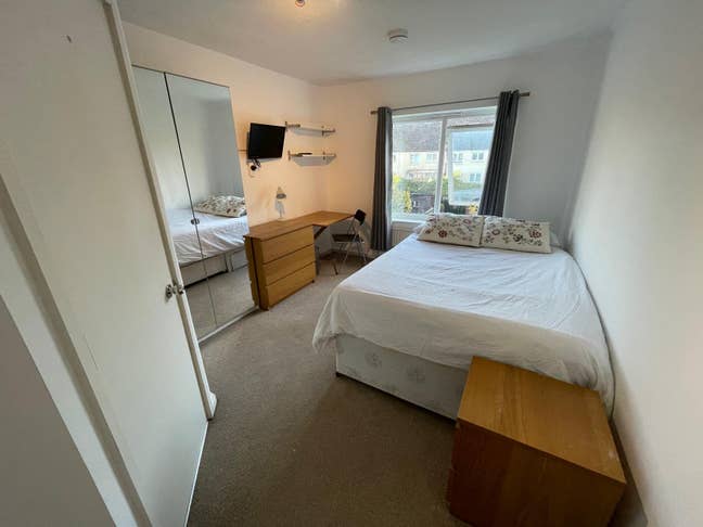 Double Ensuite - Canada Water Main Photo